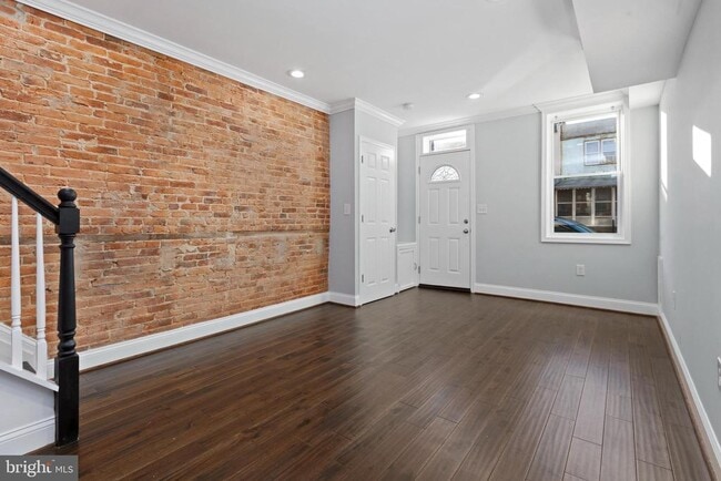 Building Photo - 3339 Paine St