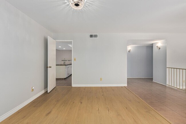 Building Photo - 11451 S Mohave St