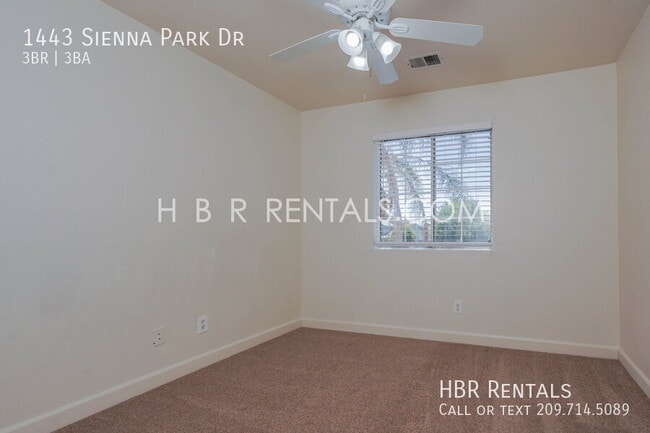 Building Photo - 1443 Sienna Park Dr
