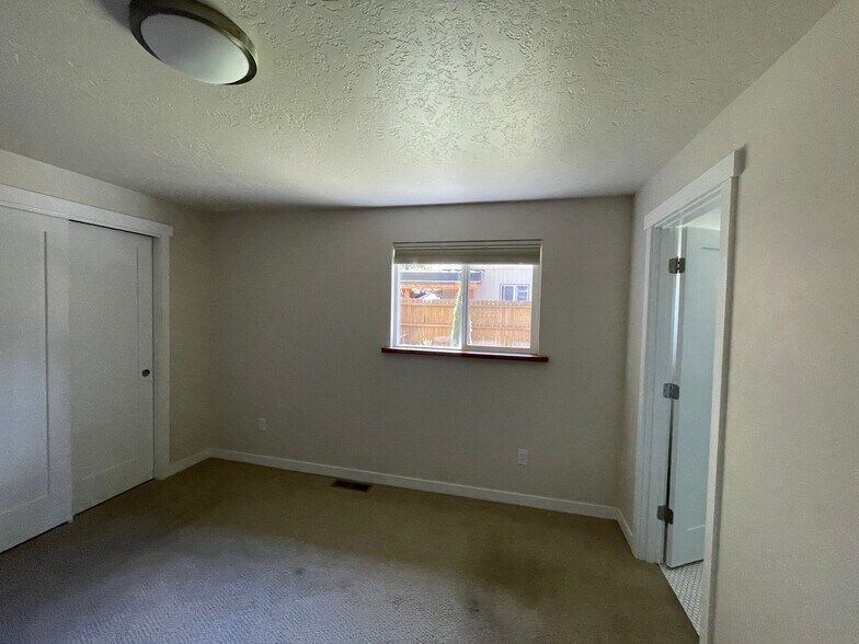 Master Bedroom - 1395 NE Seward Ave