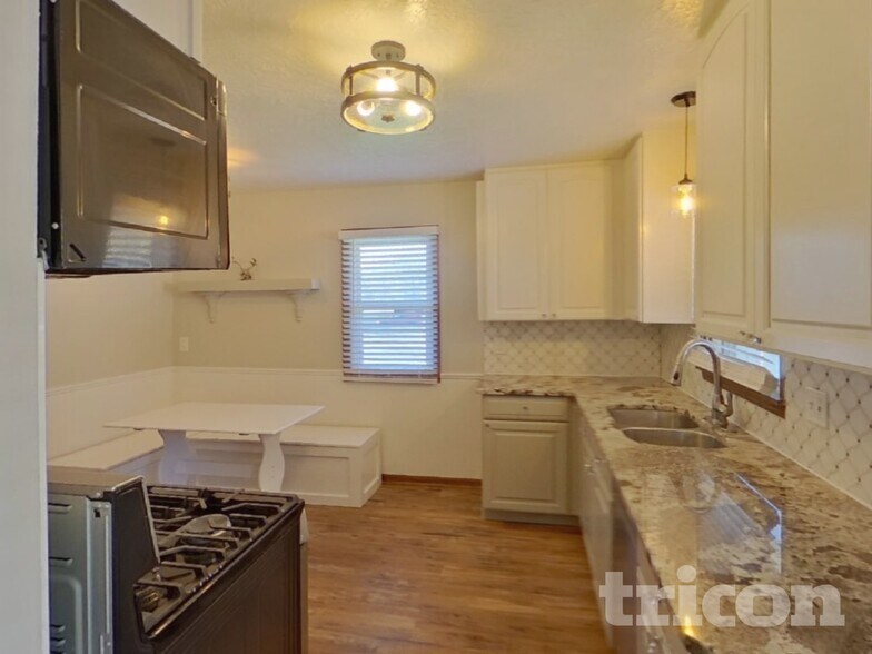 Building Photo - 16377 Duluth Ave SE