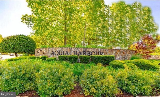 Building Photo - 1015 Harbour Dr