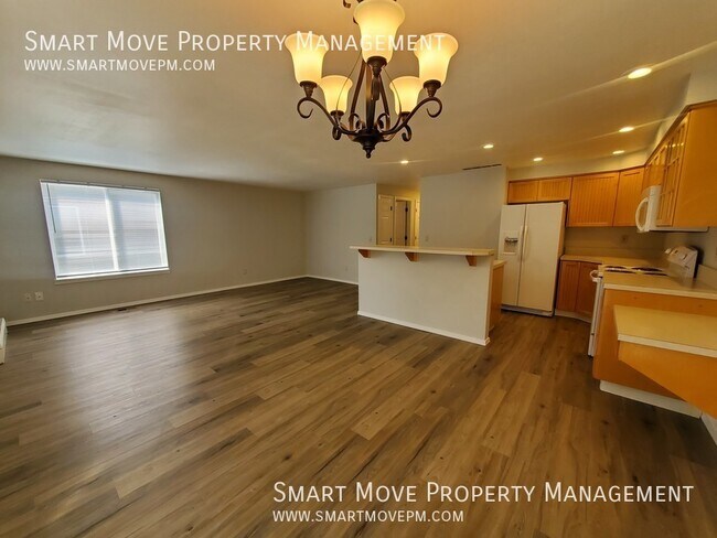 Building Photo - 2574 S Sumac Ln