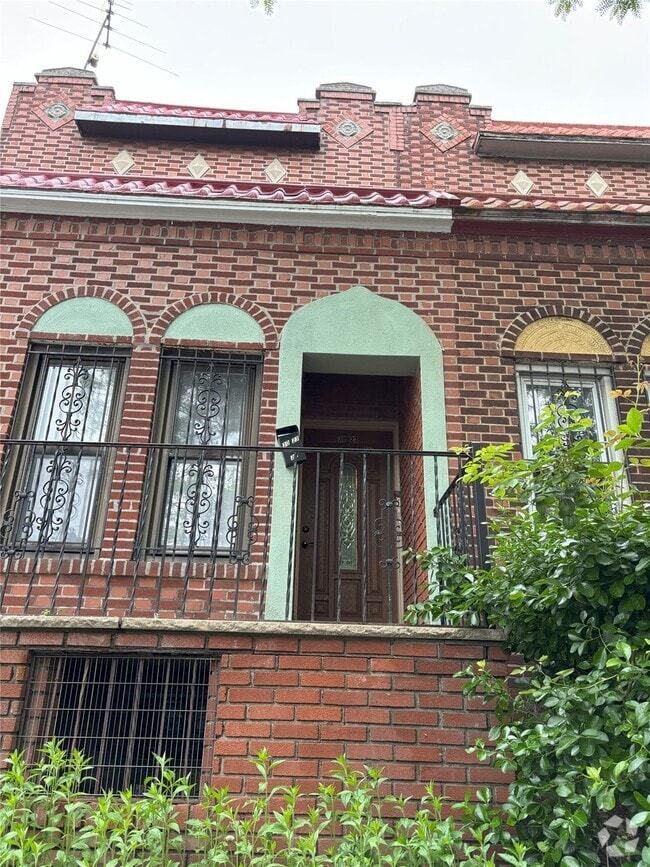 Building Photo - 30-23 83rd St