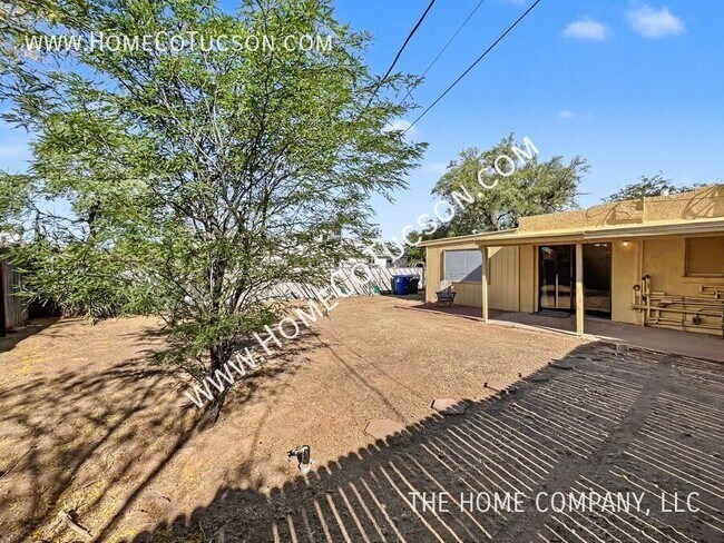 Building Photo - 4564 E Seneca St