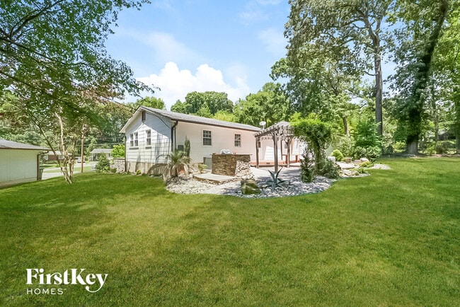 Building Photo - 503 Rosebriar Ct