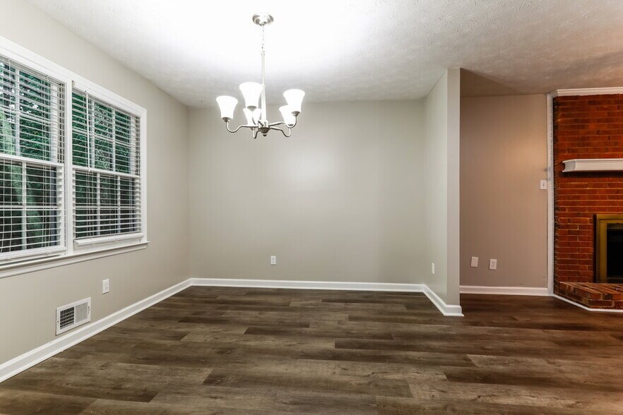 Building Photo - 1212 Summit Links Ct