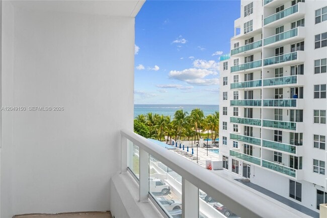 Building Photo - 5005 Collins Ave