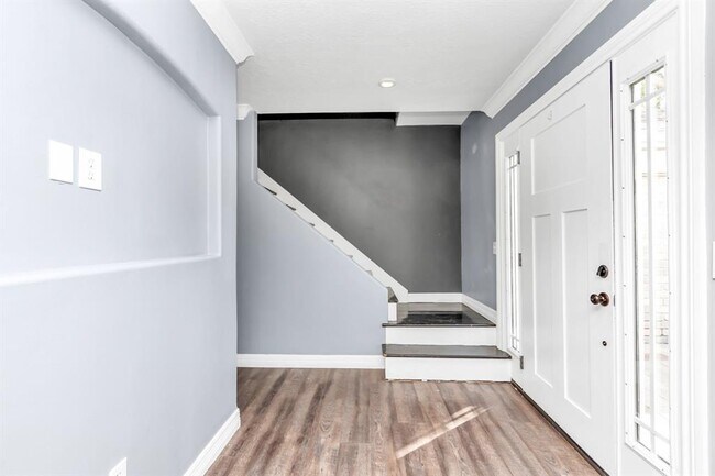 Building Photo - 12418 Mill Ridge Dr