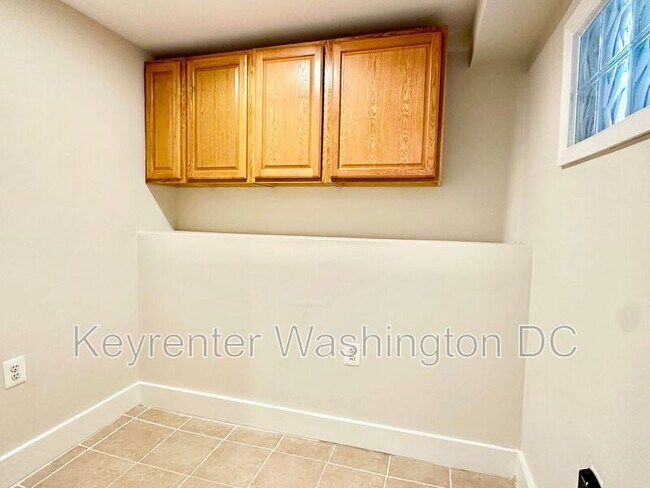 Building Photo - 1528 8th St NW