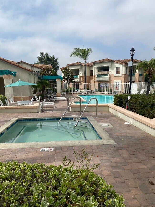 Building Photo - Beautiful 2 Bedroom 2 Bath Condo in the heart of Rancho San Diego!