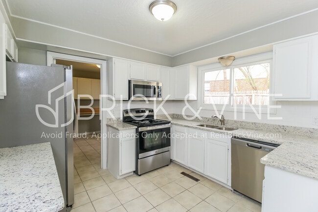 Building Photo - 403 George L Cross Ct