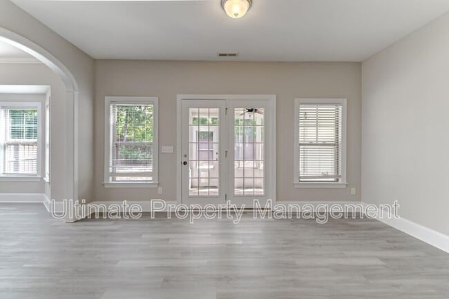 Building Photo - 1202 Matteo Dr