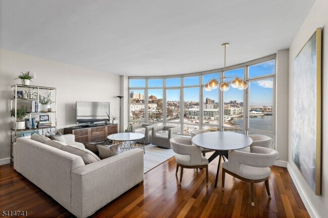 Building Photo - 8100 River Rd