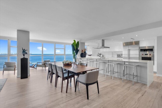 Building Photo - 600 Grapetree Dr