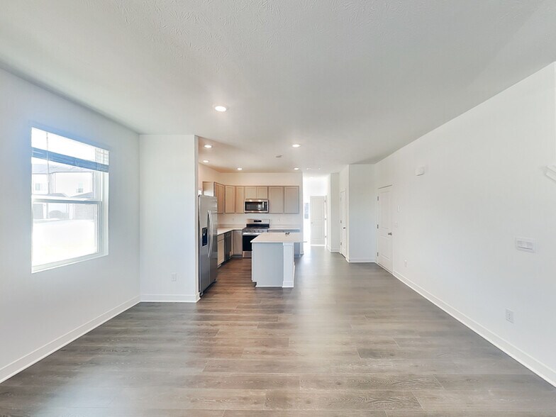 Building Photo - 6199 Rhinecliff Dr