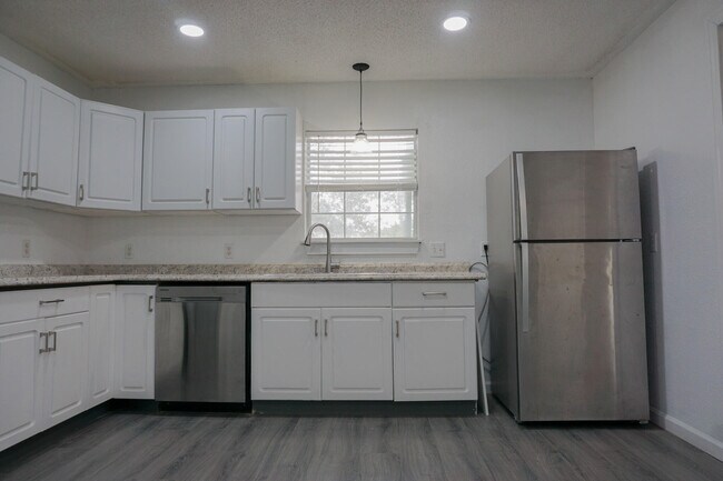 Building Photo - 233 Grand Prix Dr