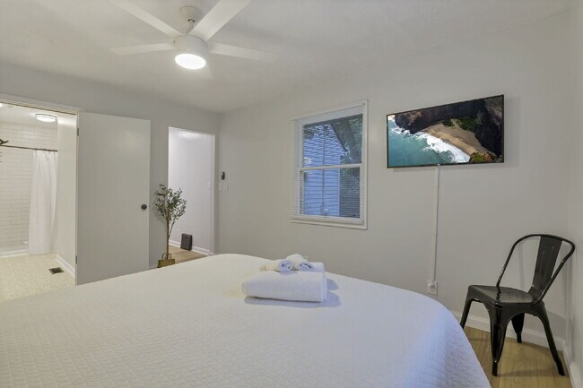 Building Photo - Beautifully Updated 3-Bedroom Home – Spacious, Modern, and Move-In Ready!