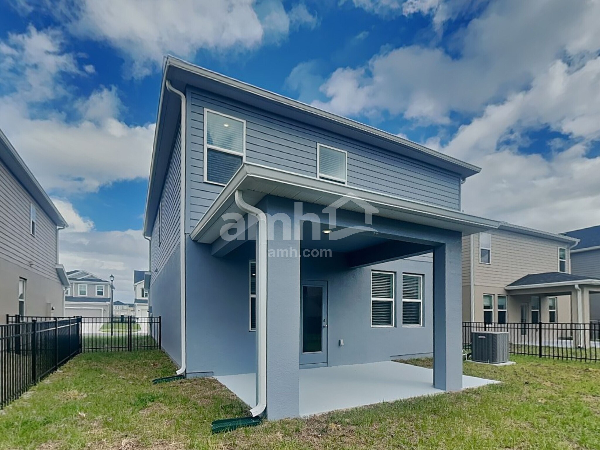 Building Photo - 5933 Sycamore Pl St