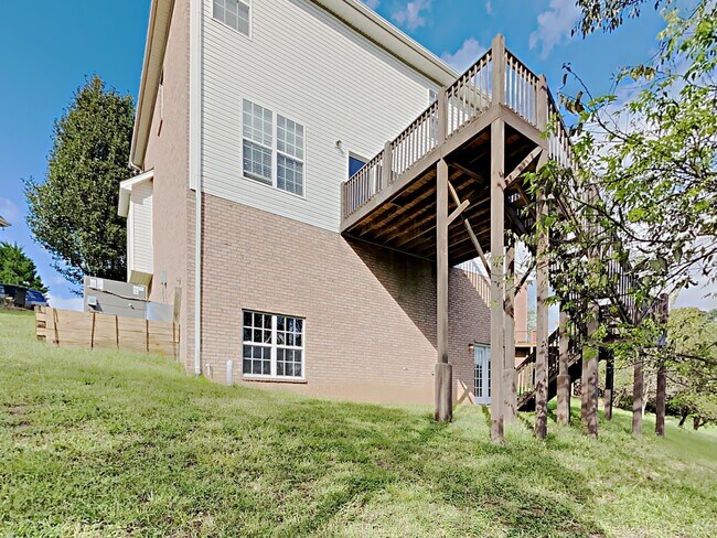 Building Photo - 157 Walton Trace S