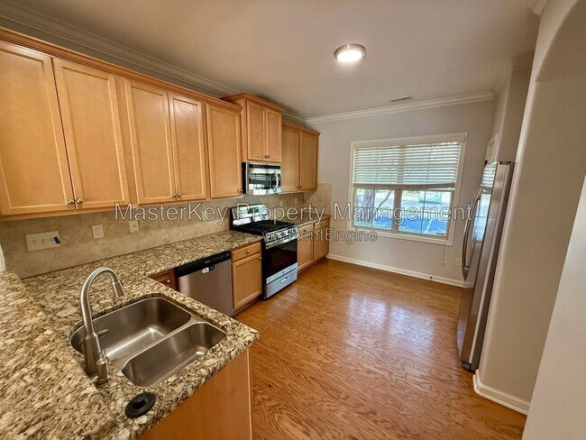Building Photo - 533 Matheson Place