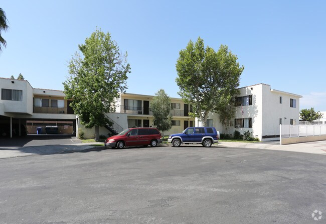 Building Photo - Villa Etiwanda Apartments