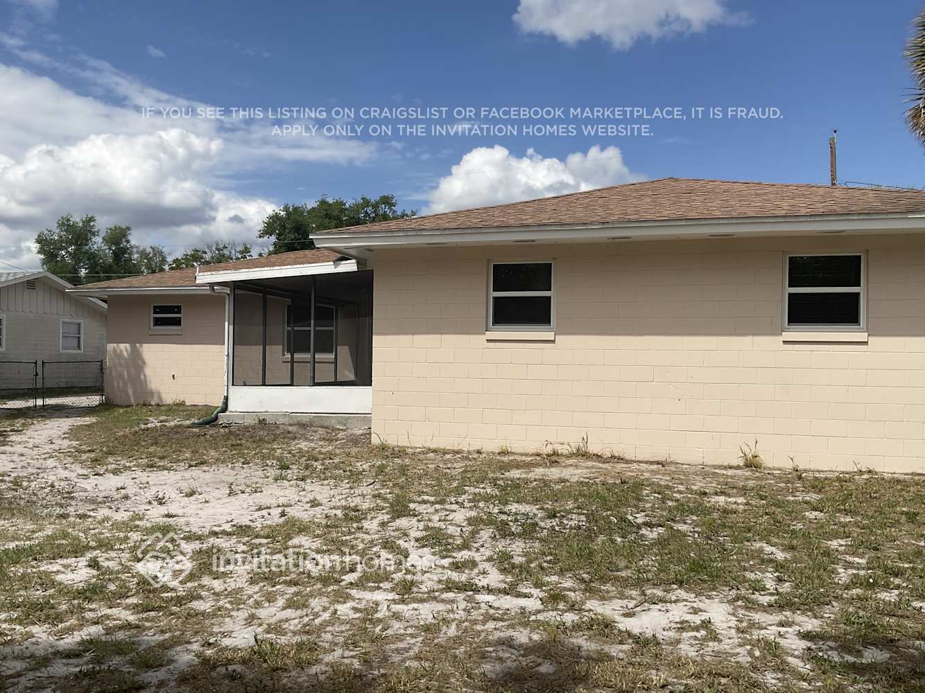 Building Photo - 900 Vincent Dr