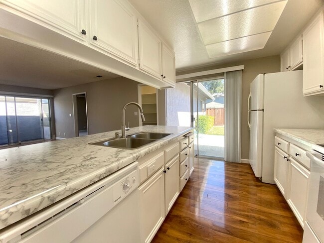 Building Photo - Homey 3-Bedroom 2-Bathroom Home for Rent -...