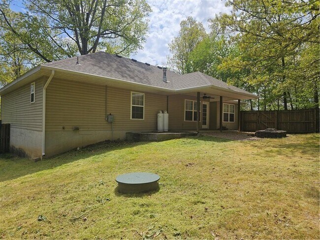 Building Photo - 2 Sidebottom Cir