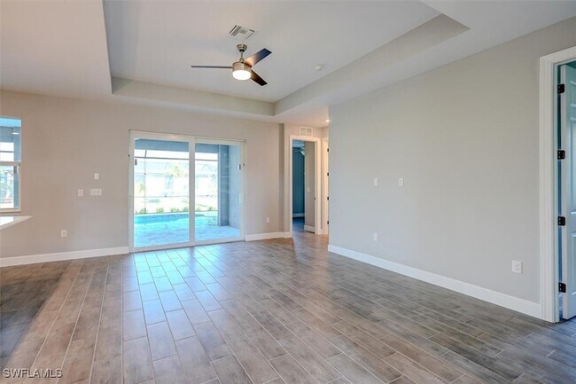 Building Photo - 428 SW 28th Pl