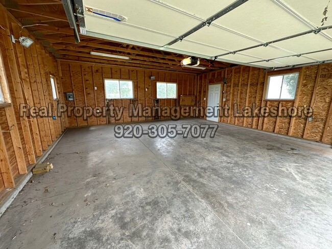 Building Photo - Peaceful 3 Bedroom, 2 Bathroom House for R...