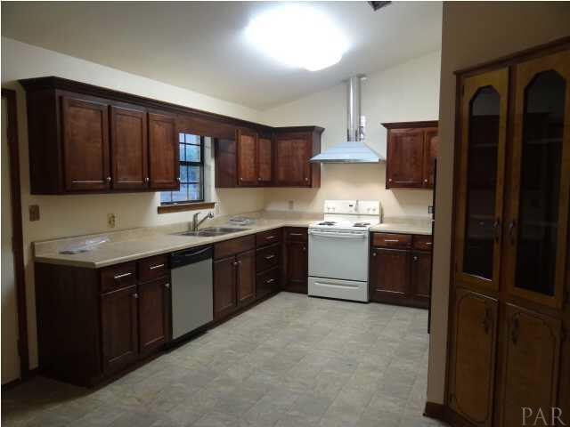 Building Photo - 5757 Melrose Dr