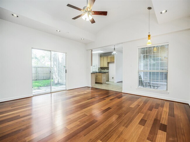 Building Photo - 1827 Senca Springs Ct