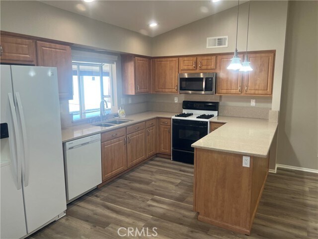 Building Photo - 26328 Columbus Dr