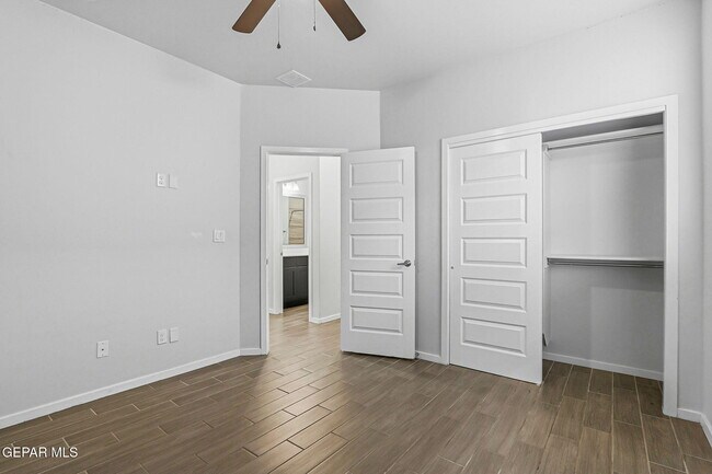 Building Photo - 12869 Clevedon St
