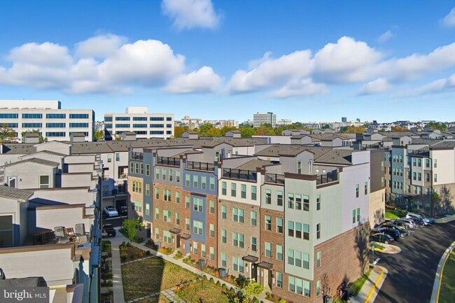 Building Photo - 2490 Connector Aly