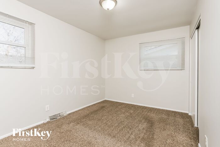 Building Photo - 525 Lula Dr
