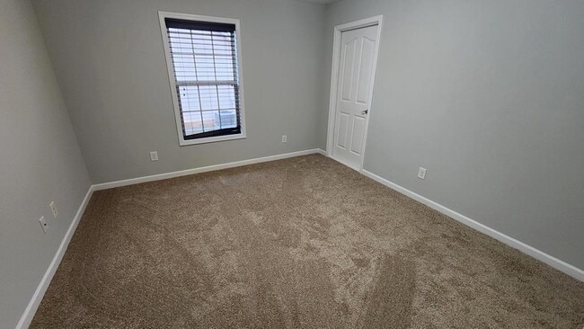 Building Photo - 4525 Village Ct