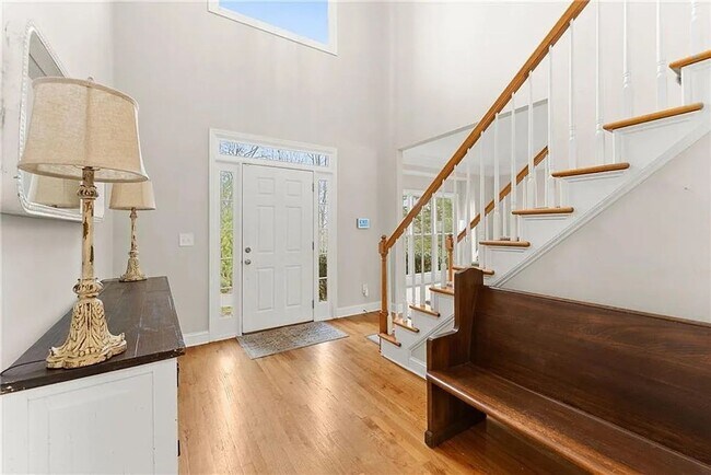 Building Photo - Beautiful home in Stratford on Lanier-5 bed 3 bath in sought after swim, tennis and lake community!