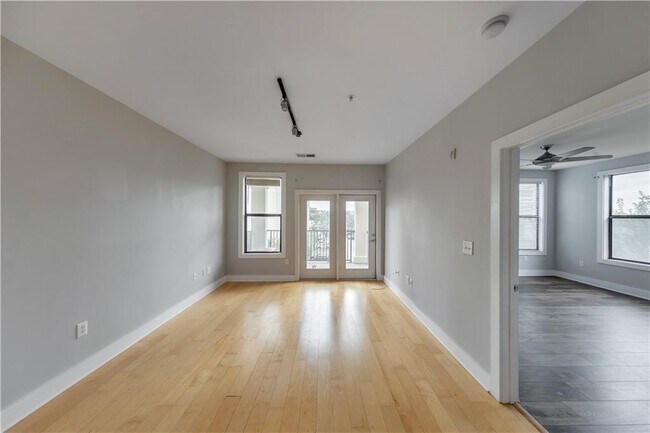 Building Photo - 799 Hammond Dr NE