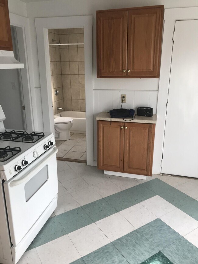 Building Photo - 10 Warren St