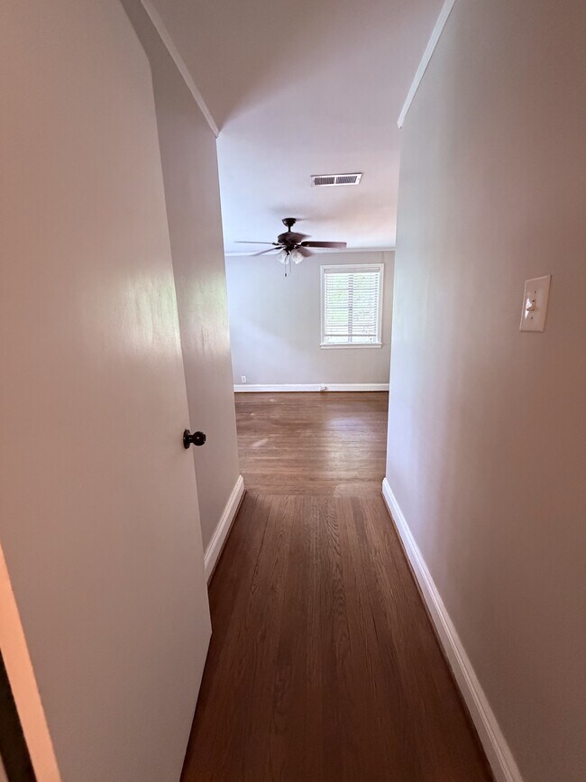 Building Photo - 13 Brookside Dr