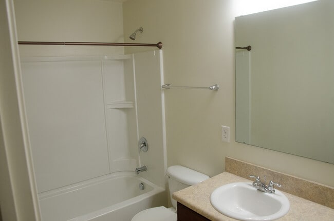 Building Photo - 2204 Shadow Creek Blvd