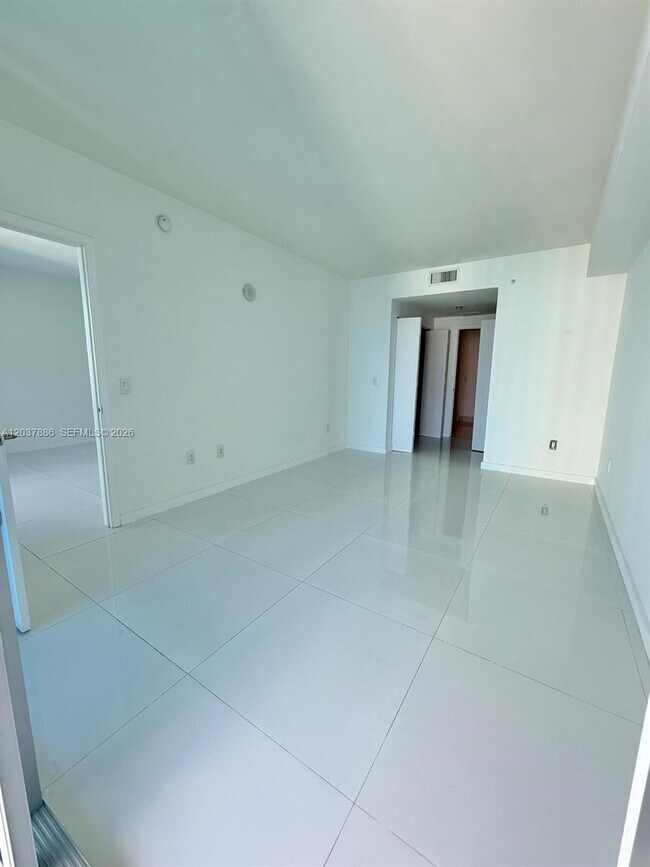 Building Photo - 1100 S Miami Ave