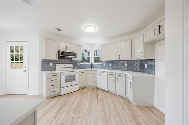 Building Photo - 907 Yellowstone Dr