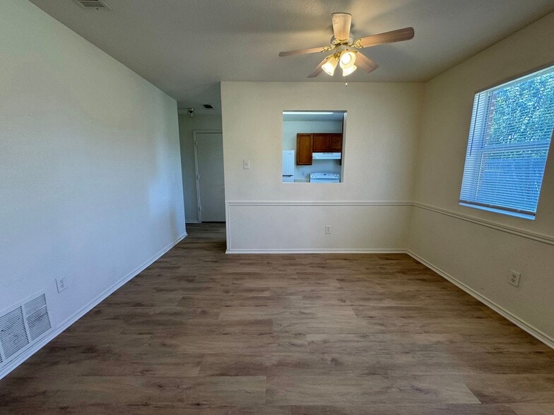 Building Photo - 4600 Greyhound Dr