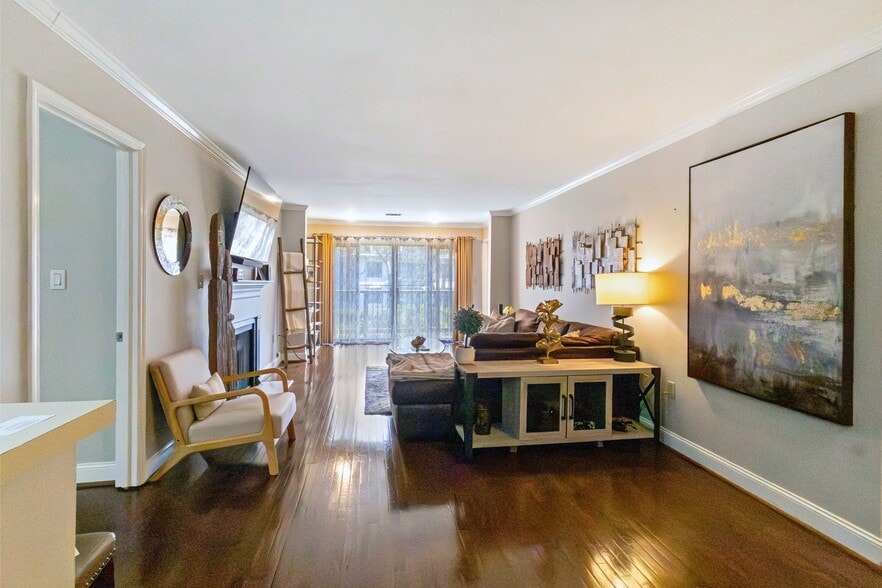 Building Photo - 3104 Pine Heights Dr NE