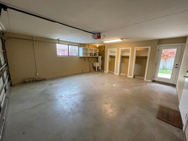 Building Photo - 2202 O'Kane St