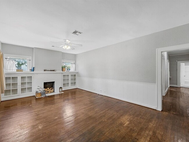 Building Photo - COMING SOON! Charming 1924 Corner-Lot Home with Original Character and Modern Comforts