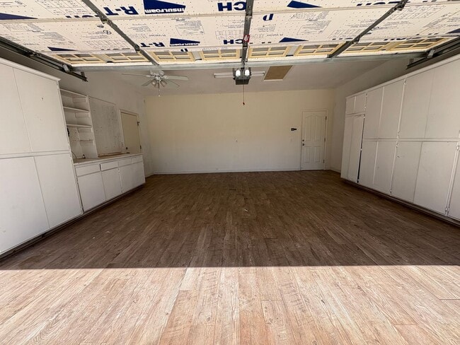 Building Photo - Gorgeous 4 Bedroom in NW Visalia!